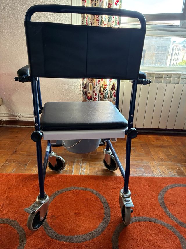 Silla de ruedas para casa para aseo o traslado
