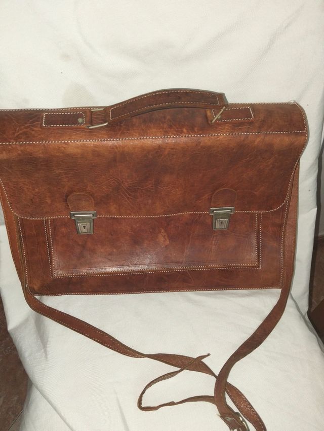 Maleta de piel marrón