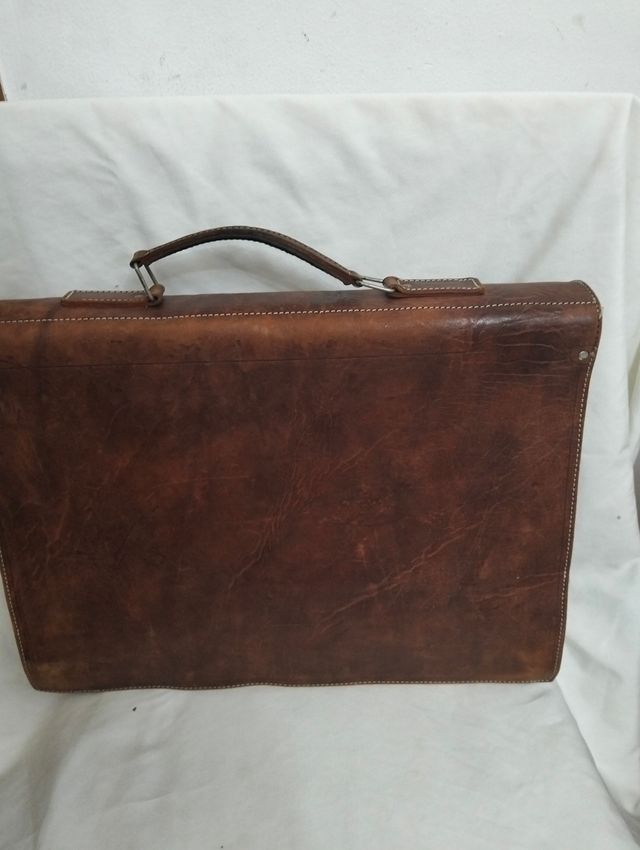 Maleta de piel marrón