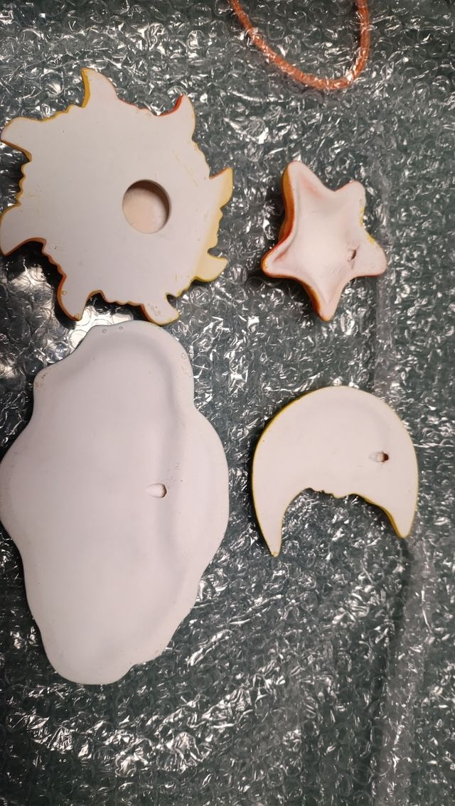 Figuras de escayola: sol, luna, estrella y nube