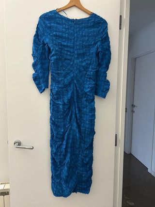 Vestido azul fruncido manga larga