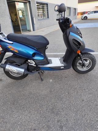 Ciclomotor Kymco 50 cc Azul