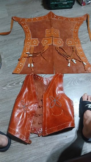 Zahon de cuero y chaleco nuevo