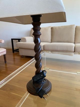 Varias lámparas de mesa