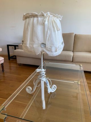Varias lámparas de mesa