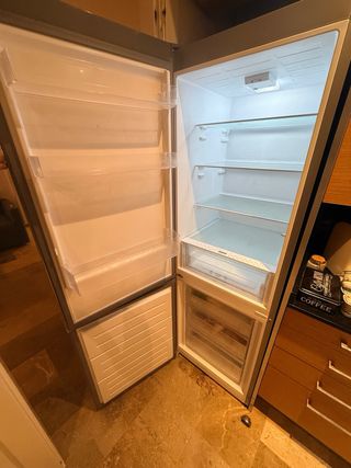 Nevera Perla combi plateada
184x54x61