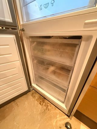 Nevera Perla combi plateada
184x54x61