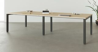 Tavolo da riunione in legno e metallo