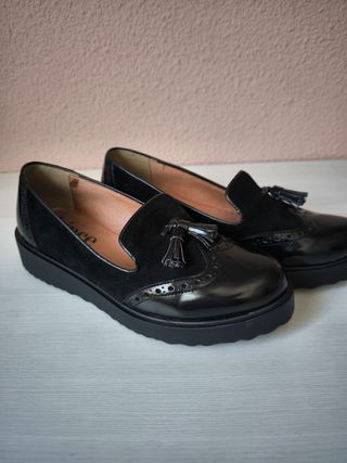 Mocasines piel, charol y antelina negros