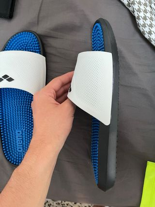 Chanclas Arena Azules y Blancas Nuevas