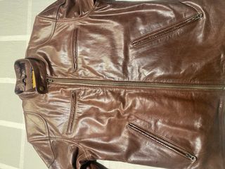 Cazadora de piel moto urbana