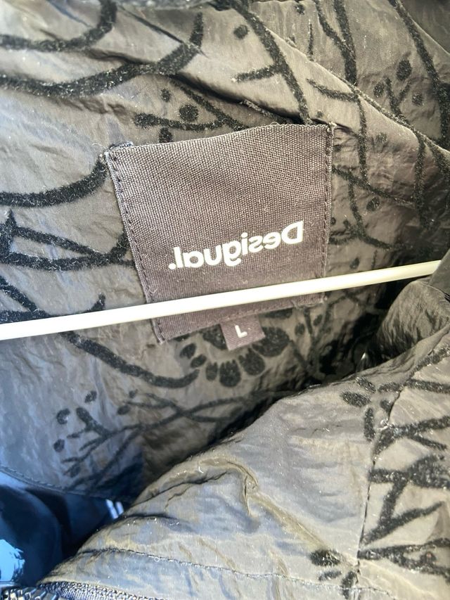 Chaqueta Desigual acolchada capucha T. L