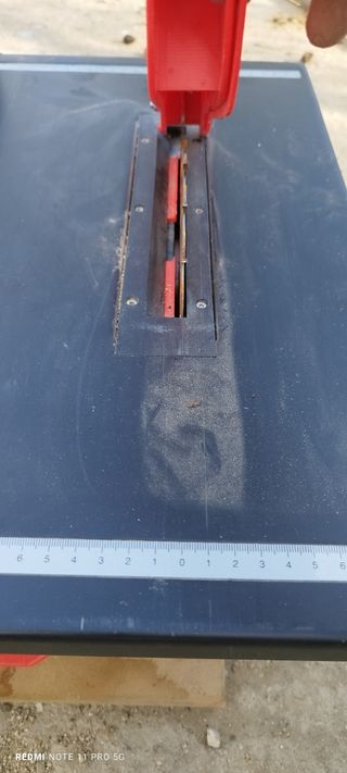 Sierra de mesa para cortar azulejos