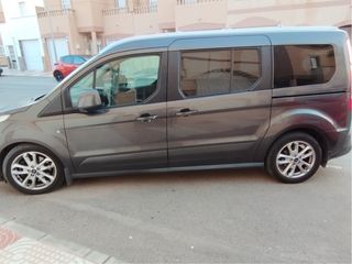 Ford Grand Tourneo Connec 2016
