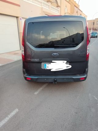 Ford Grand Tourneo Connec 2016