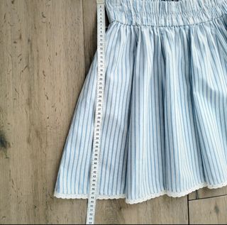 Falda Zara rayas azul y blanco