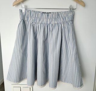 Falda Zara rayas azul y blanco