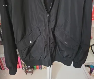 Chaqueta bomber Pull&Bear negra fina