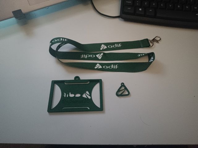 Lanyard, tarjetero y llavero ADIF verde