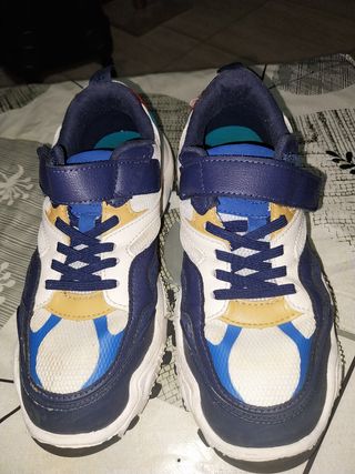 Zapatillas Zara Azul y Blanco