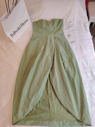 Vestido Pedro del Hierro verde invitada