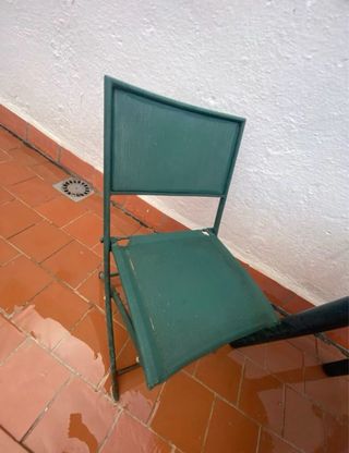 Juego terraza mesa y 2 sillas verde