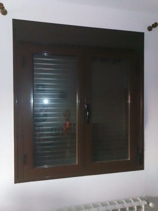 3 ventanas abatibles (no oscilobatientes)
