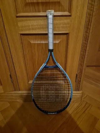Raqueta de tenis azul