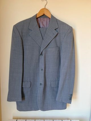 Traje de hombre gris