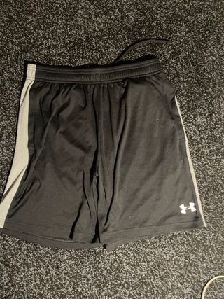 Pantalón corto Under Armour negro/gris