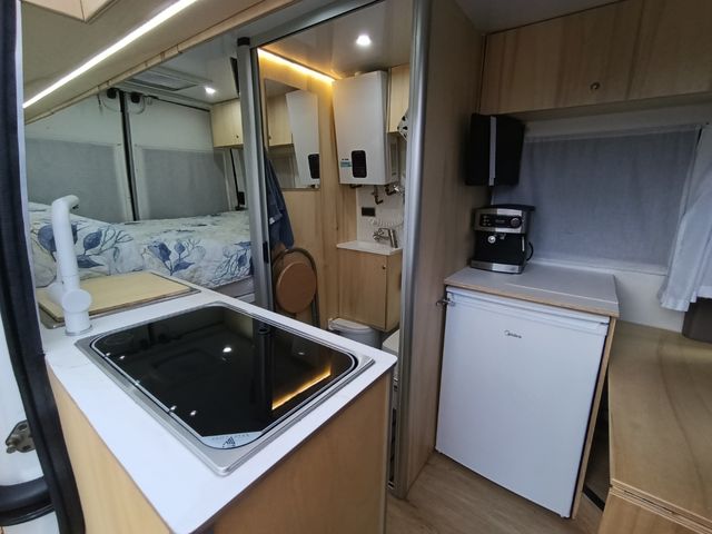 Renault Master camper 2.5 año 2000