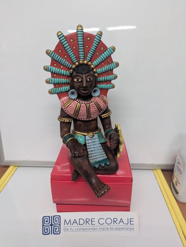Figura decorativa estilo prehispánico