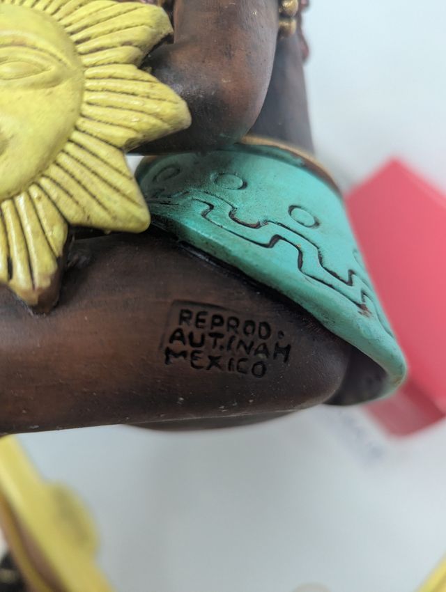 Figura decorativa estilo prehispánico