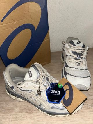 Zapatillas ASICS Beige/Gris