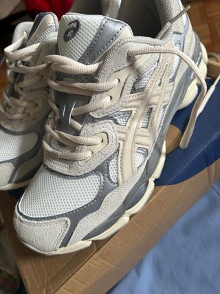 Zapatillas ASICS Beige/Gris