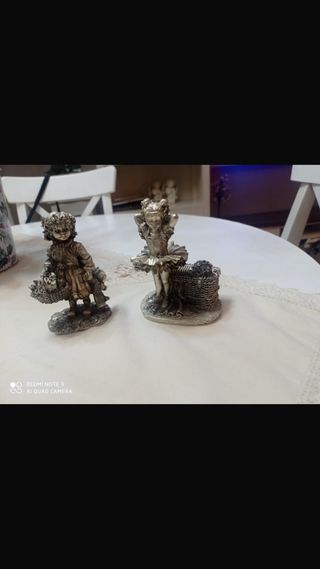 Conjunto de dos Figuras de niños Bañadas en Plata