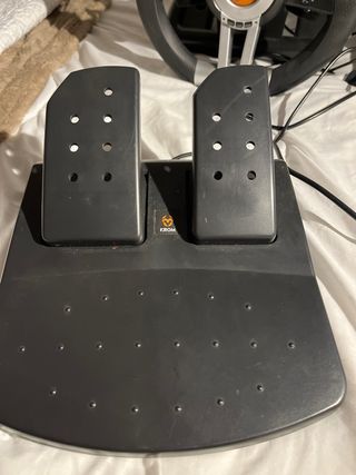 Volante y Pedales Krom para PC o cualquier consola