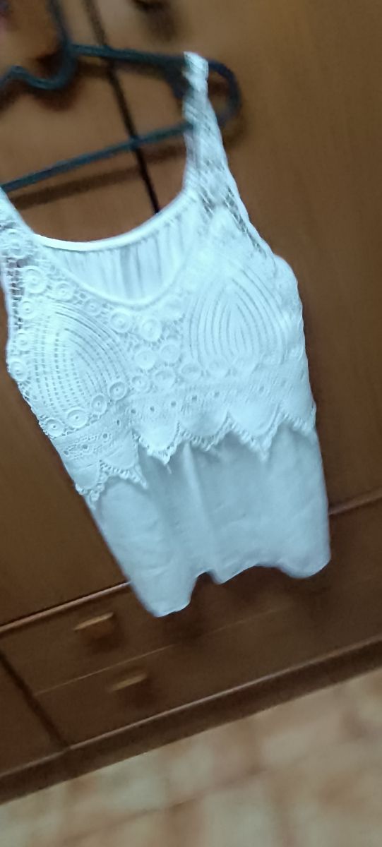 Camiseta tirantes encaje blanco