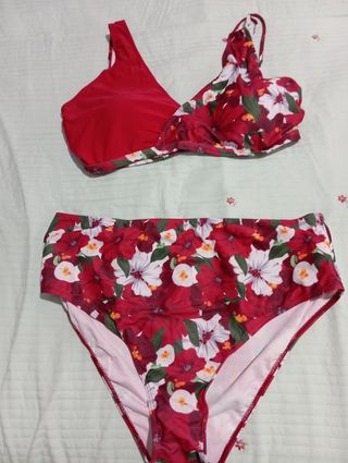 Bikini estampado floral rojo