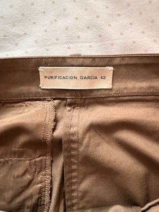 Falda midi marrón con cinturón