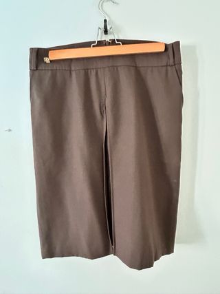 Falda midi marrón con cinturón