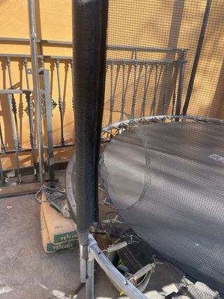 Cama elástica con red de seguridad