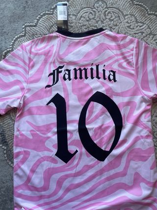 Camiseta Dellafuente Rosa y Negra