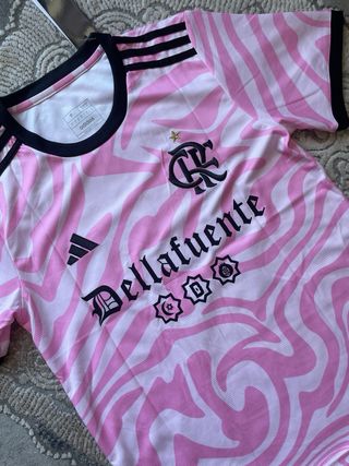 Camiseta Dellafuente Rosa y Negra