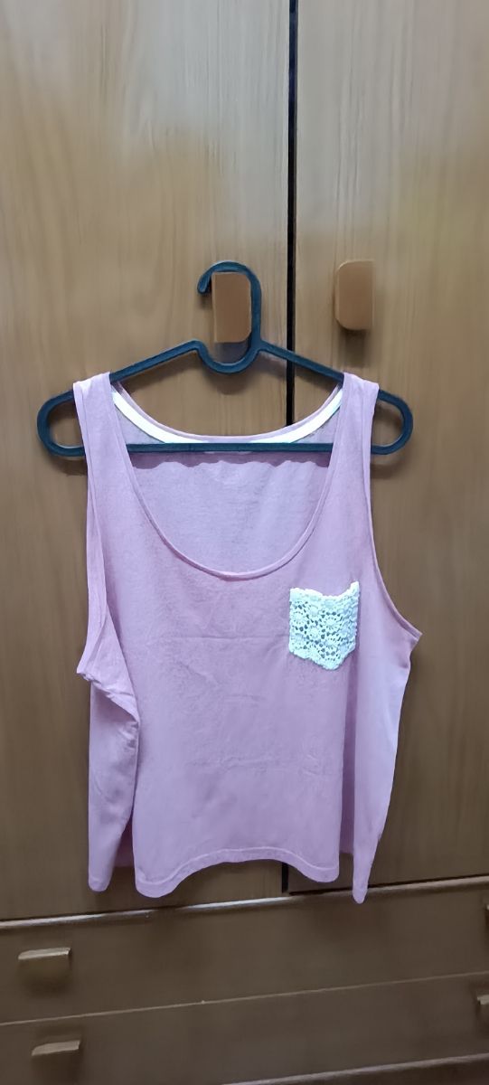 Camiseta sin tirantes rosa con bolsillo