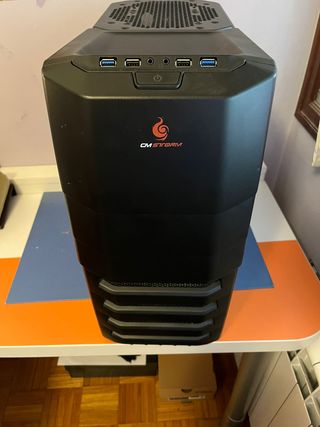 Torre PC Gaming CM Storm Negra