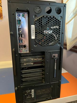 Torre PC Gaming CM Storm Negra