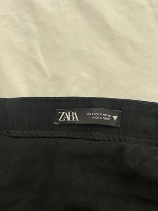Falda Zara Negra con abertura lateral