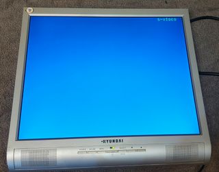 Monitor y TV a 12v 17" Hundai