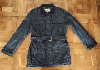Abrigo impermeable de niña. Sfera. Talla 16.